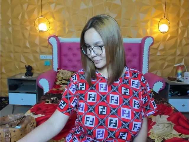 Offline LeahStarr on BongaCams