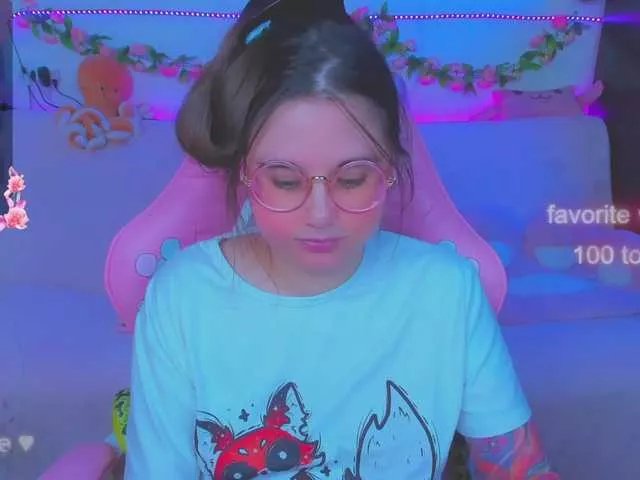 Freechat LittleKitsune on BongaCams