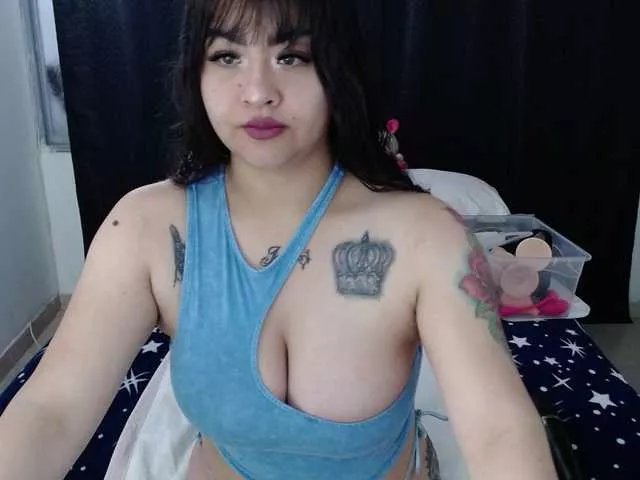 Freechat Lizhot2305 on BongaCams