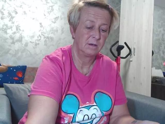 Offline LovePinkLilli on BongaCams