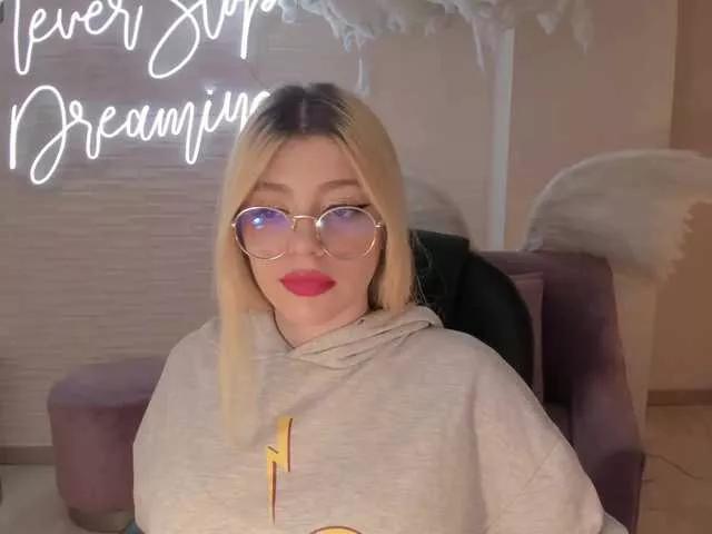 BongaCams MadisonKane is Freechat MadisonKane — I love meeting new people, having interesting conversations, and sharing exciting moments together.