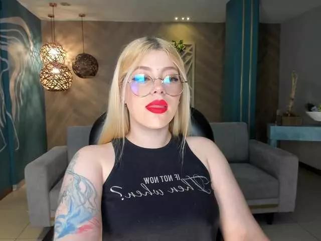 Offline MadisonKane on BongaCams