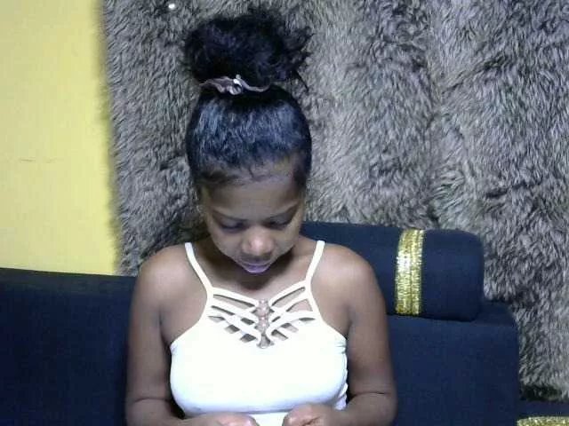 Maha19x on BongaCams