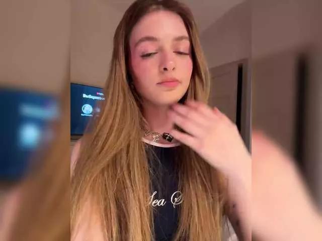Offline mandarinkaa on BongaCams