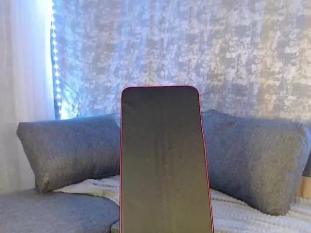 Offline Mira95 on BongaCams
