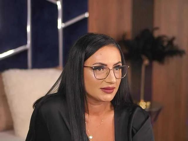 BongaCams MistyWooods is Freechat MistyWooods —  I get turned on by good vibes, cheeky compliments, and a little teasing. The more fun you have with me, the hotter I get.