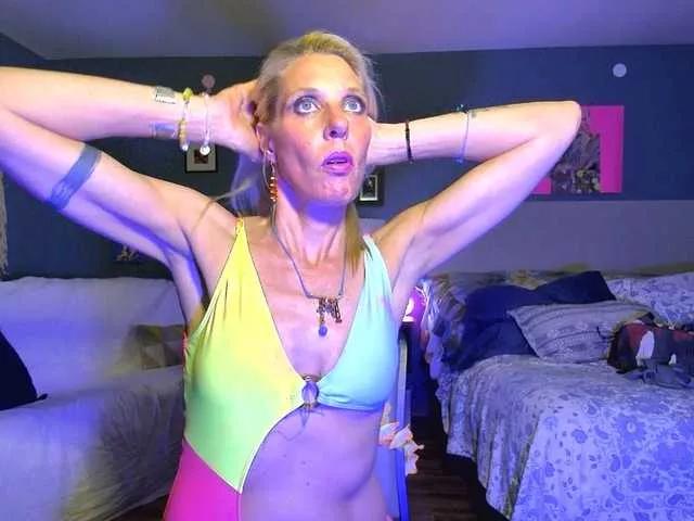 Offline mylfGlama on BongaCams