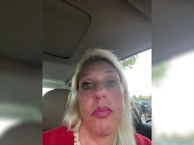 Offline mylfGlama on BongaCams