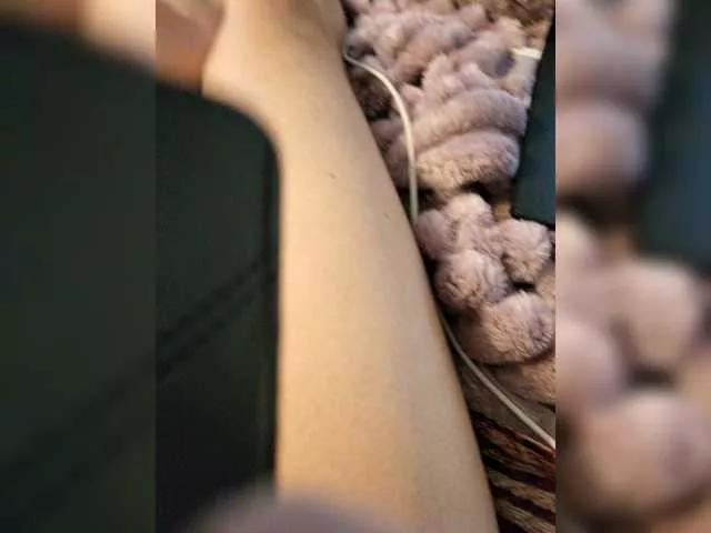 Offline OlenikaKlass on BongaCams