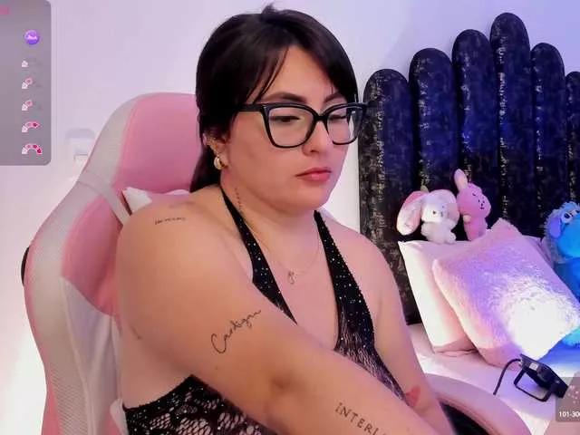 Offline Orianna-Guzman on BongaCams