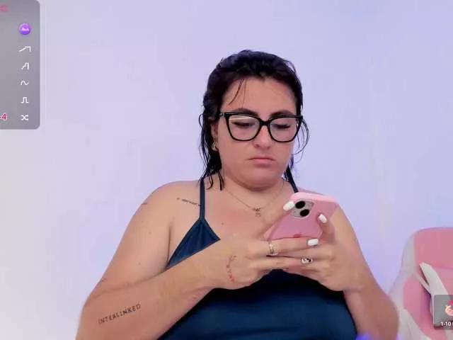Offline Orianna-Guzman on BongaCams
