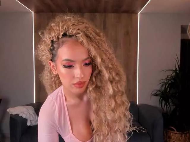 Offline RoseFerrera on BongaCams