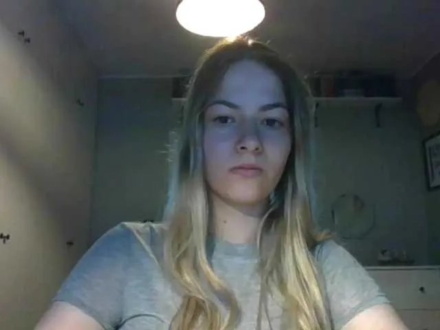 Freechat RosieJune on BongaCams