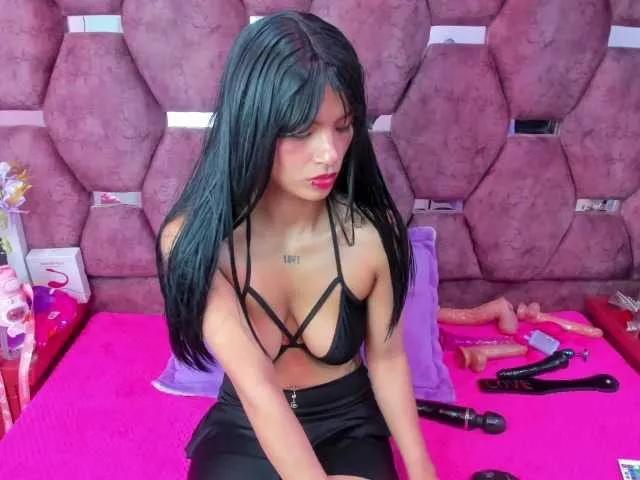 Offline SaraLoveee on BongaCams