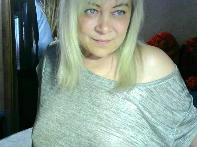 Offline Savan35na on BongaCams