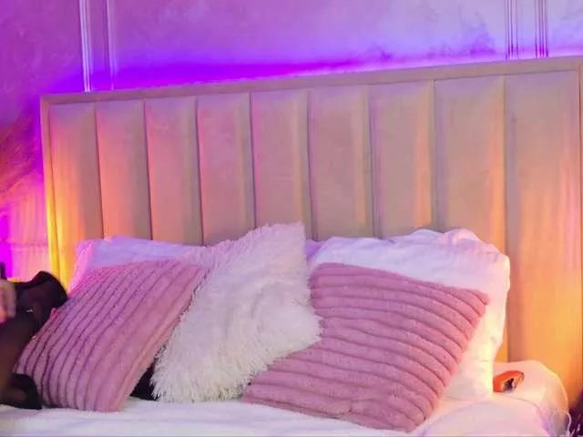 Freechat sereneloving on BongaCams