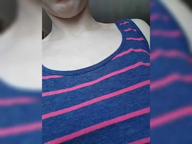 Freechat SexyBlondMia on BongaCams