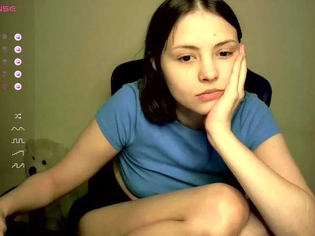 Offline SilverSaya on BongaCams