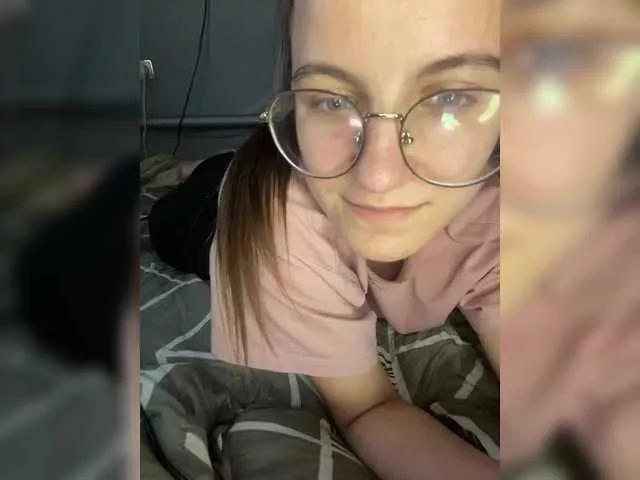 Offline sweet-kiss22 on BongaCams