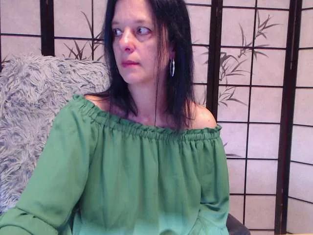 Offline SweetLongLips on BongaCams