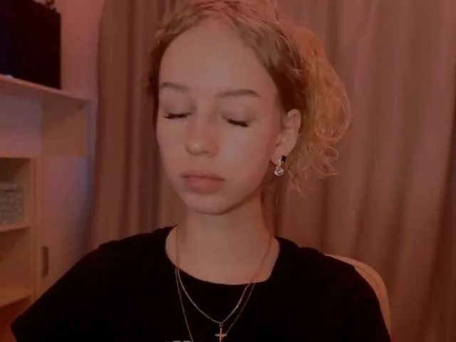 Freechat SweetyWhisper on BongaCams