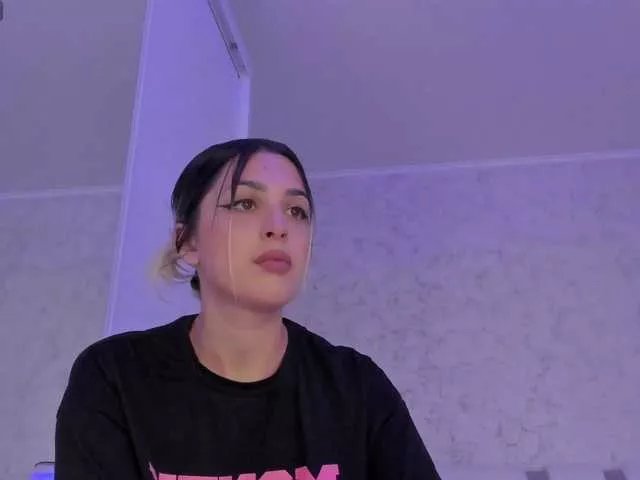 Freechat theajoy on BongaCams