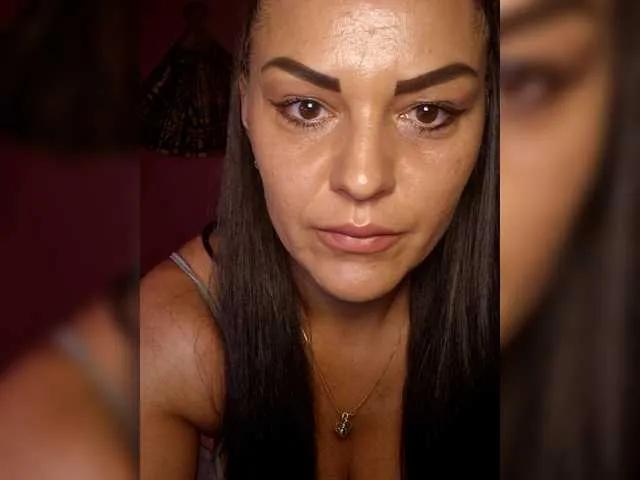 ValentinaVale — That you warm me up with vibrations, to see you on cam for more pleasure, to indulge our fantasies and our desires of the moment without restraint. *** That you warm me up with vibrations, to see you on cam for more pleasure, to indulge our fantasies...