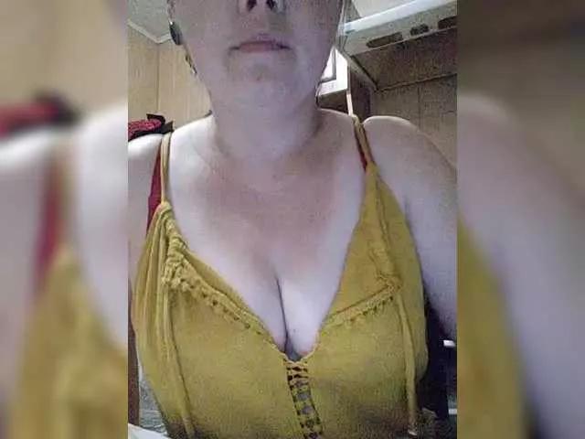 Offline Vitalina272127 on BongaCams