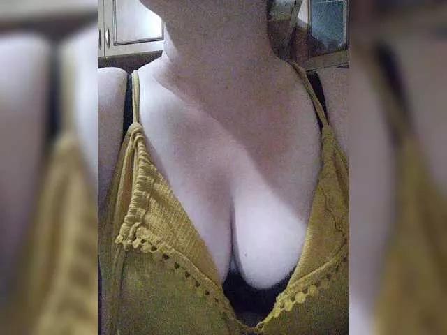 Offline Vitalina272127 on BongaCams