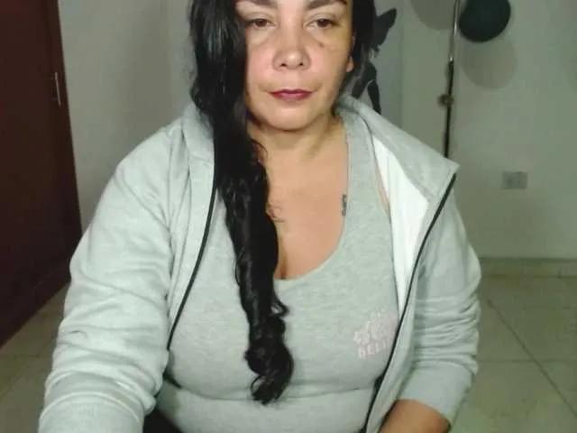 vivian-milf-paint on BongaCams 