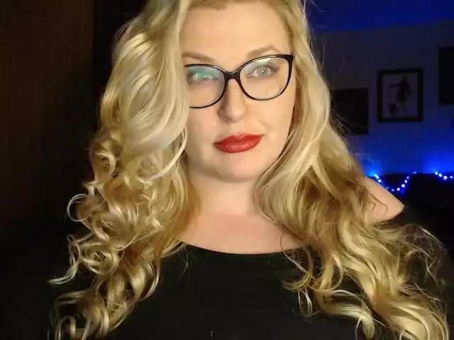 Freechat WifeyNusha on BongaCams