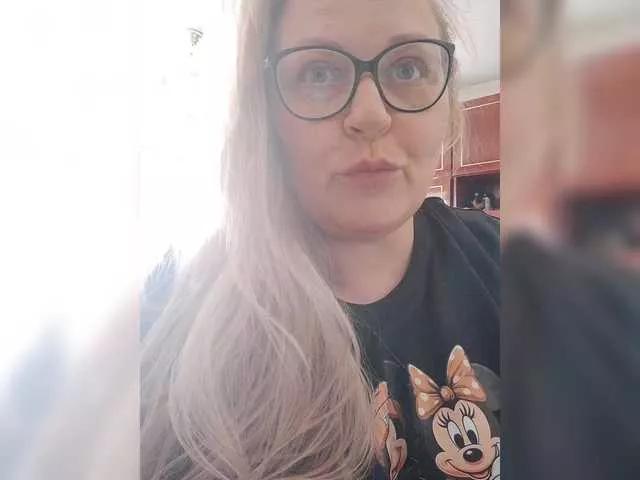 Freechat WifeyNusha on BongaCams