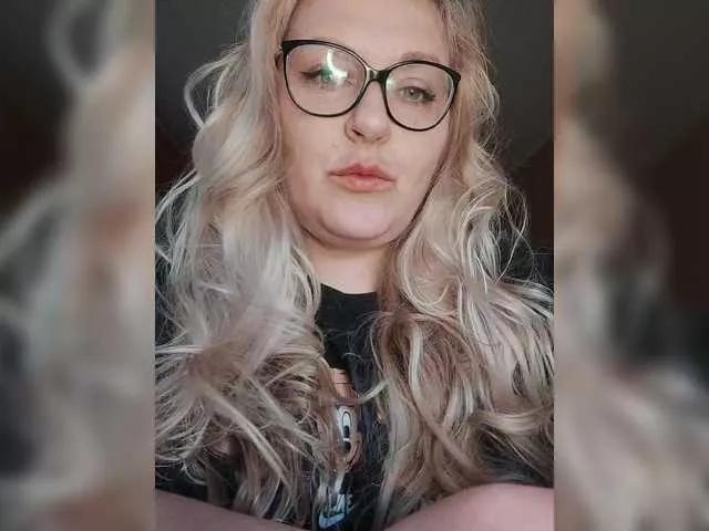 Freechat WifeyNusha on BongaCams