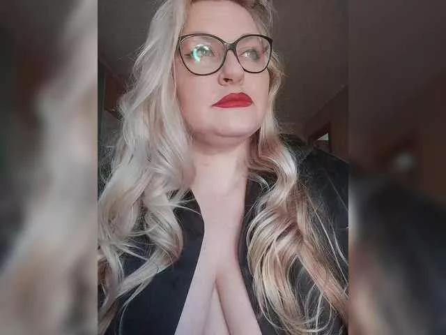 Freechat WifeyNusha on BongaCams
