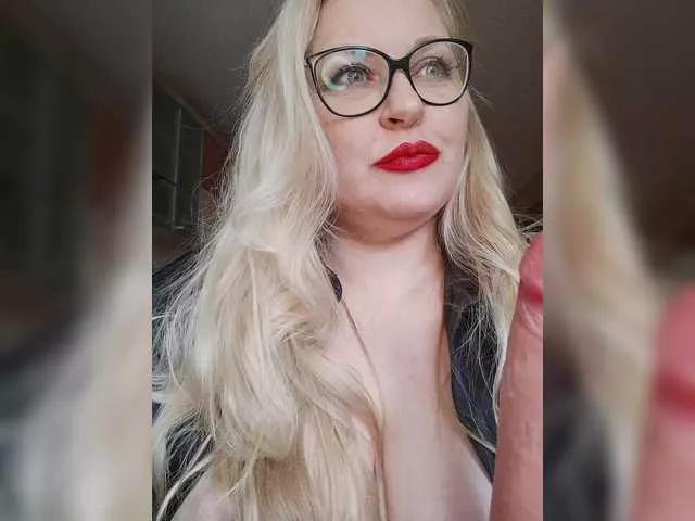 Freechat WifeyNusha on BongaCams
