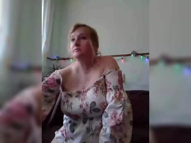 Offline XHelenaX99 on BongaCams