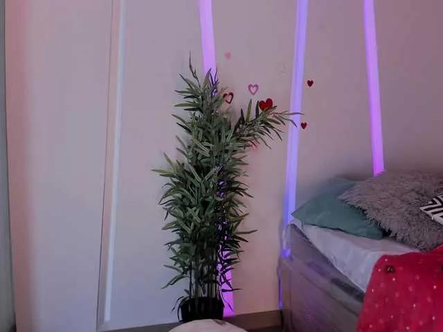 Offline Zoe-s on BongaCams