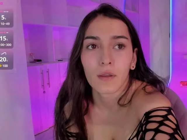 Offline zoewhitte on BongaCams