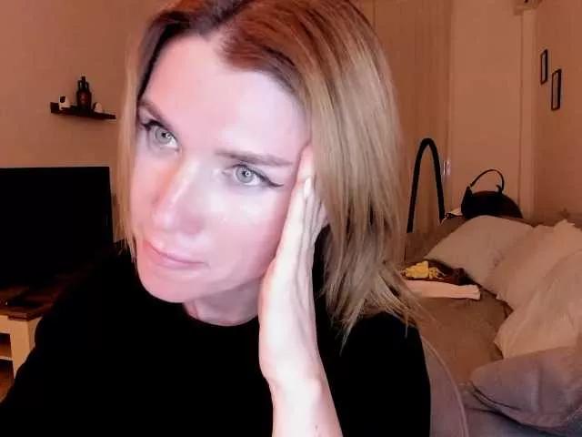 Offline ZoiKissy on BongaCams