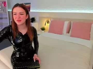 Freechat _emiliaa_ on Chaturbate