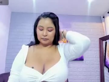 alaiasmile_ on Chaturbate