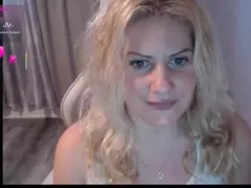 Freechat bellastar84 on Chaturbate