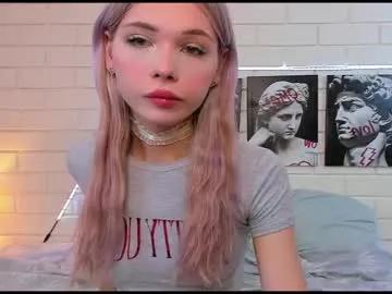blondy_fina — Spread ass and show my asshole [436 tokens left] #new #teen #trans #anal #18
