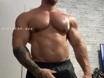 Freechat couplemuscle40 on Chaturbate