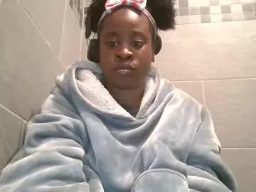 Freechat creamycherrypop on Chaturbate