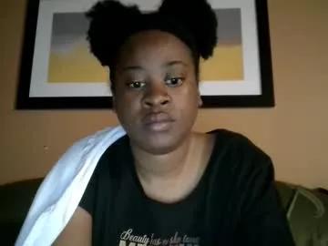 Freechat creamycherrypop on Chaturbate