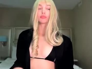 Freechat cutieeeeva on Chaturbate