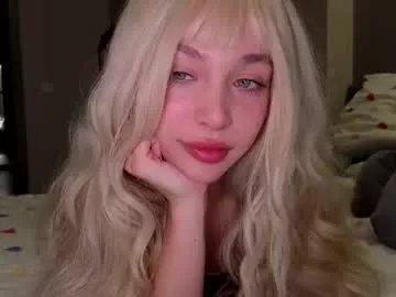 Freechat cutieeeeva on Chaturbate