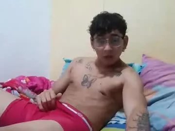 Freechat dillom420 on Chaturbate