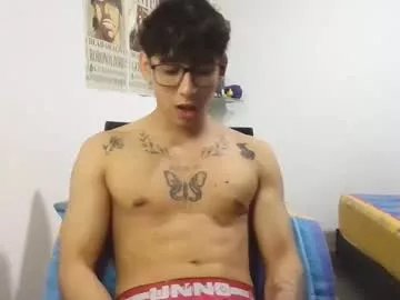 Freechat dillom420 on Chaturbate
